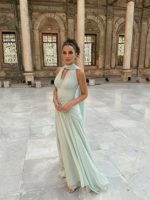 Elegant Green Chiffon Evening Dress – Halter Pleated A-Line Formal Gown