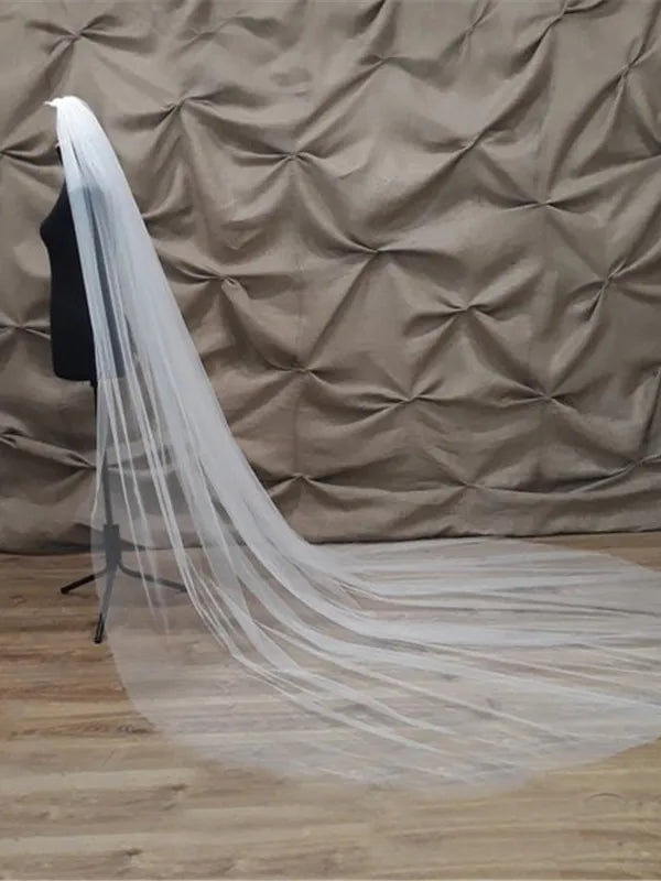 Elegant One-Layer Tulle Wedding Veil – Simple Cut Edge Ivory or Champagne Cathedral Veil